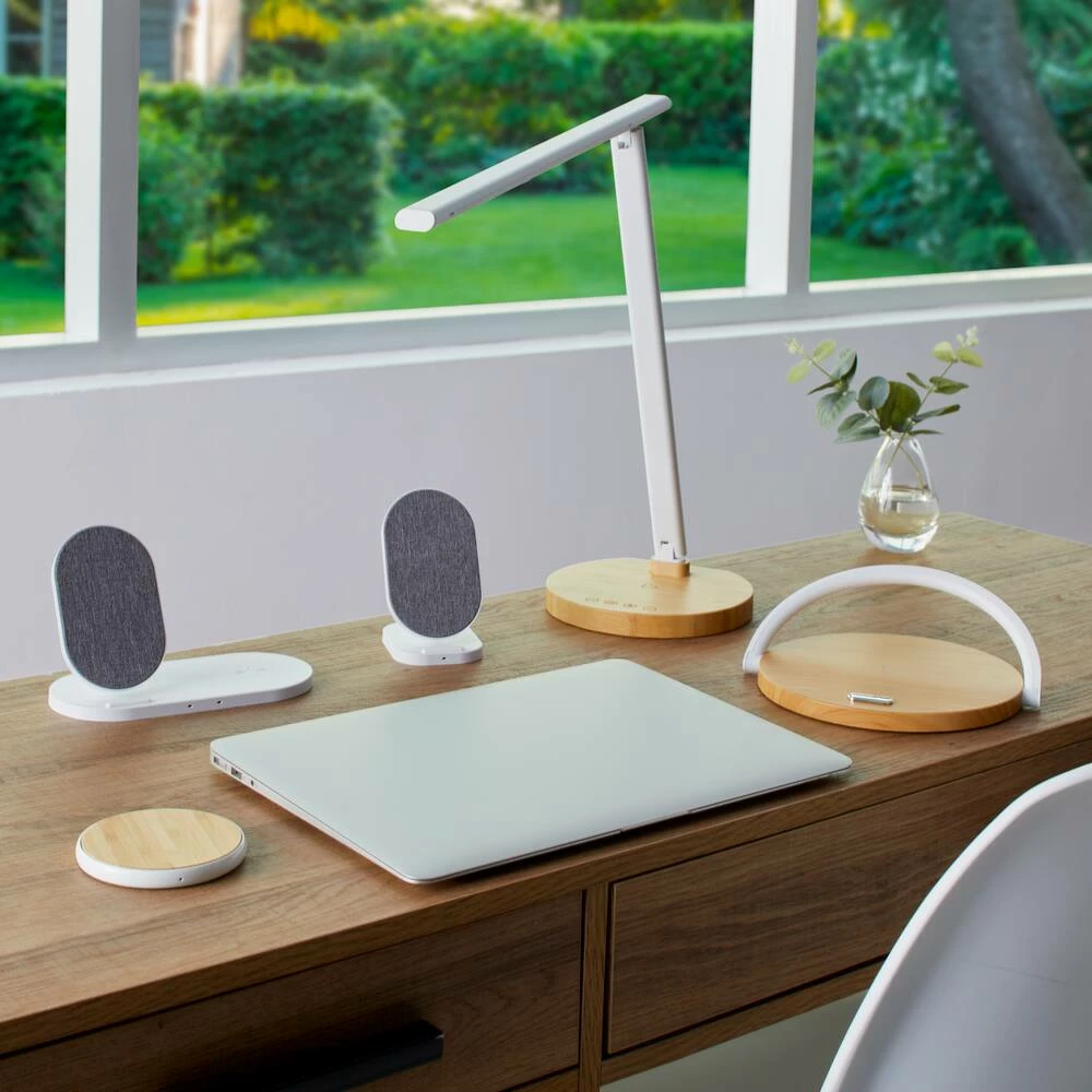 Bluehive Bamboo Wireless Charging Pad, Compatible With All Qi-Enabled Devices - Image 8