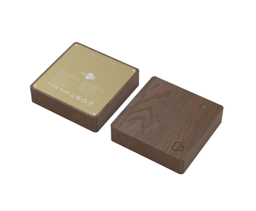 Bluehive 10,000 MAh Wooden Power Bank - Image 5